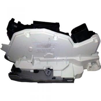 Cerradura de puerta BUGIAD BSP24826 con mecanismo de cierre seguro, diseño robusto, fácil instalación, compatible con puertas estándar y fabricada en materiales duraderos
