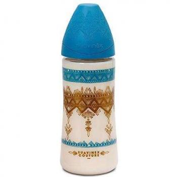 Biberón premium Suavinex Couture 360 ml, diseño étnico en tonos azul claro y dorado, con tetina redonda de silicona flujo denso
