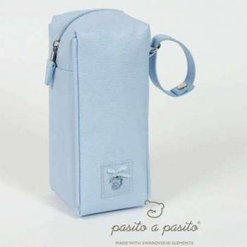 Pasitto a Pasito - Funda Biberón polipiel Pasito a Pasito Swarovski azul nube