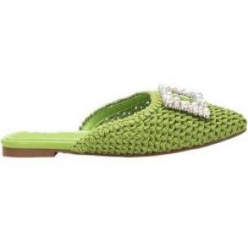 Zueco de mujer Xti 142682 beige con detalle de punta fina