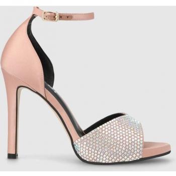 Sandalias de mujer en tejido de color rosa con detalle de cristales en la pala
