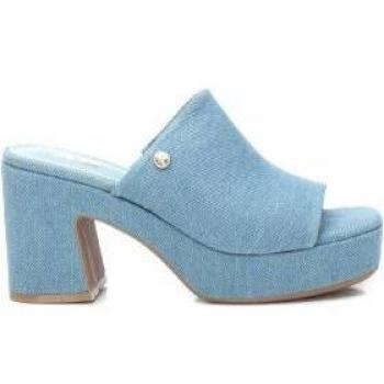 Sandalia de mujer Xti 142765 Navy con detalle de hebilla y plataforma de 7 cm