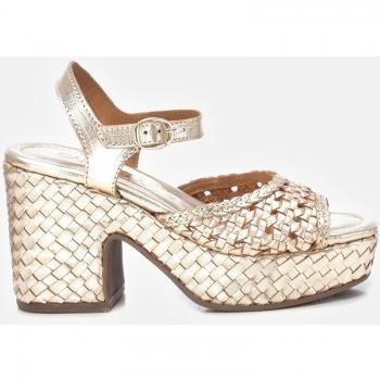 Sandalias de tacón de piel para mujer en color dorado