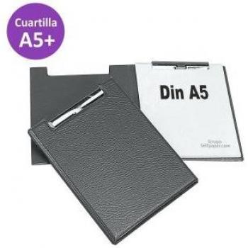Carpeta con pinza de plástico tamaño cuarto color negro