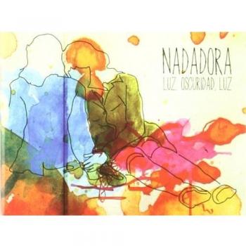 Luz, Oscuridad, Luz - Nadadora