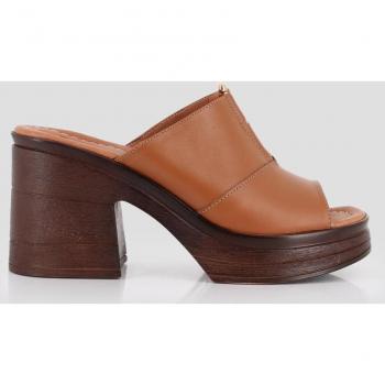 Sandalias de tacón de mujer de piel con decoración Blogger SAMBRU Zuecos de mujer camel de piel 81490