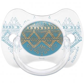 Chupete premium Suavinex Couture con tetina fisiológica de silicona, diseño étnico en tonos azul claro y dorado, para bebés de +18 meses.