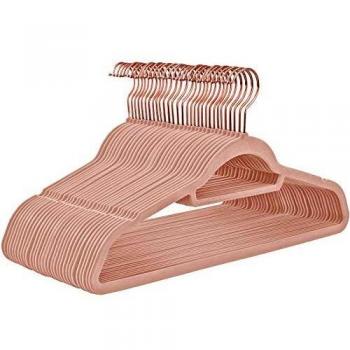 SONGMICS 30 Perchas de Terciopelo para Ropa, Antideslizante, Gancho Giratorio, Oro Rosa, 0.6cm Grosor, Ahorra Espacio, 45cm Ancho para Abrigo, Vestido, Pantalones,Corbatas, Rosa Claro CRF21PK30