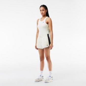 Pantalón corto de piqué Lacoste con costuras a contraste
