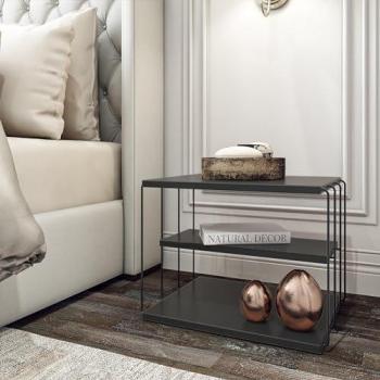 Mesa auxiliar Åtvidaberg con 2 estantes de metal aglomerado 50x40x33 cm - Antracita