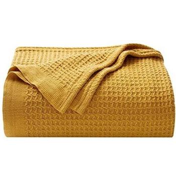 Bedsure Manta Sofá Verano Algodón 100% - Plaid para Sofá Grande de Waffle 150x200 cm, Manta Multiuso para Cama 90 y Cubresofa, Mostaza