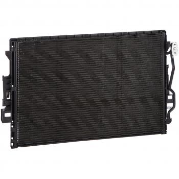 Condensador de aire acondicionado EASY FIT NRF 350218, diseñado para facilitar la instalación, con alta eficiencia en refrigeración, compatible con diversos modelos de sistemas de aire acondicionado y fabricado con materiales duraderos para una larga v