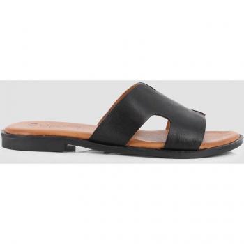 Sandalias planas de mujer de piel con corte asimétrico, negras, modelo 81492