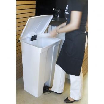 Contenedor de basura Rubbermaid Commercial Products con pedal blanco de 87L de plástico