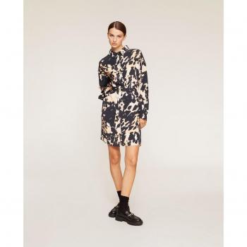 Vestido corto camisero con cinturón estampado