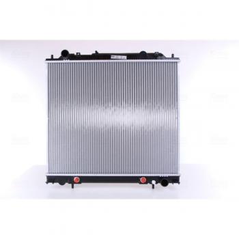 Radiador de refrigeración del motor NISSENS 62855, con características de alta eficiencia en la transferencia de calor, diseño optimizado para un ajuste perfecto, fabricado con materiales duraderos y resistentes a la corrosión, compatible con múltipl