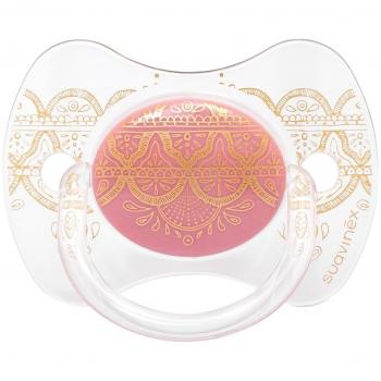 Chupete premium Suavinex Couture con tetina fisiológica de silicona, diseño étnico en tonos rosas y dorados, para bebés de 4 a 18 meses.