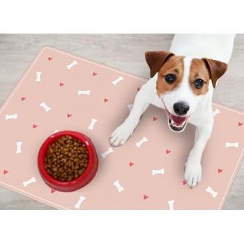 Alfombra de Vinilo Impermeable para Mascotas, Diseño Huesos y Corazones Rosa 48x75 cm