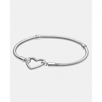 Pulsera Pandora Moments Cadena de Serpiente con Cierre de Corazón en Plata de Ley - 23 cm