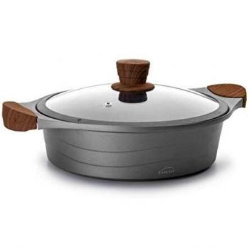Lacor - 27327 - Cacerola Baja de cocina con tapa cristal Stilo, Compatibilidad: todo tipo de cocinas, incluida la inducción, Fabricada en Aluminio Fundido, Ecológica y libre de PFOA, 28cm