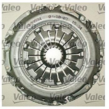 Kit de embrague VALEO 826055, incluye disco de embrague, plato de presión y rodamiento de liberación, diseñado para ofrecer un rendimiento óptimo en vehículos específicos