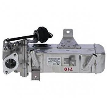 Enfriador EGR NRF 48381 - Enfriador de gases de escape, fabricado en aluminio, con un diseño optimizado para mejorar el rendimiento del motor y reducir las emisiones. Compatible con diversos modelos de vehículos, incluye conexiones para una