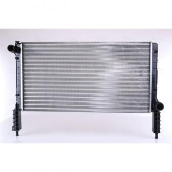 Radiador NISSENS 61768 para refrigeración del motor, compatible con diversos modelos de vehículos, fabricado con materiales de alta calidad, diseño optimizado para una eficiente transferencia de calor, fácil instalación y durabilidad garantizada