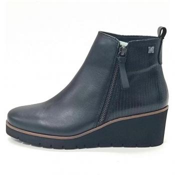 Botines de Mujer Callaghan modelo 24515 en color negro