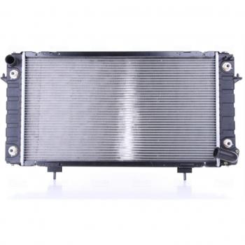 Radiador de refrigeración del motor NISSENS 64029, compatible con vehículos, fabricado en aluminio y plástico, diseño optimizado para una mejor disipación del calor, incluye conexiones de alta calidad y cumple con estándares OEM
