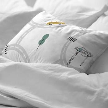 Funda de almohada Kids&Cotton Brail 45x125 cm, fabricada en algodón suave, diseño con textura Braille, ideal para niños, fácil de lavar y mantener