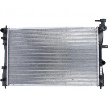 Radiador NISSENS 68183 para refrigeración del motor, compatible con vehículos específicos, fabricado en aluminio y plástico, con alta eficiencia térmica, diseño optimizado para un flujo de aire mejorado y fácil instalación