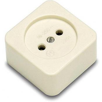 FAMATEL – Enchufe sin TT | Toma de corriente sin TT | 55 x 55 | Portacontactos en porcelana | 16A | 250V | Blanco Marfil