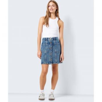 Falda corta vaquera Noisy May con diseño moderno, corte ajustado, tejido de mezclilla, cierre de botón y cremallera, bolsillos laterales y traseros, disponible en diferentes tallas y colores