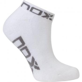 Calcetines de pádel Nox tobilleros para mujer - Elección Perfecta, color blanco con logo gris