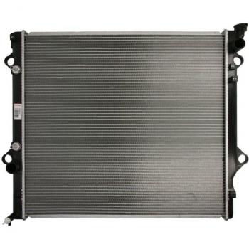 Radiador DENSO DRM50047, refrigeración del motor, alta eficiencia térmica, diseño optimizado para un mejor flujo de aire, fabricado con materiales de calidad para mayor durabilidad y resistencia a la corrosión