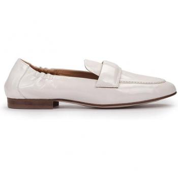 Mocasines de mujer de piel metalizada en color blanco con elástico