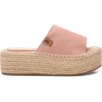 Sandalia de mujer Refresh 171925 en color camel, tipo sandalias de plataforma, material de piel con suela de goma