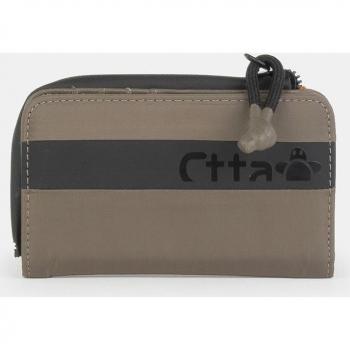 Cartera pequeña de nylon engomada en marrón claro con detalles a contraste