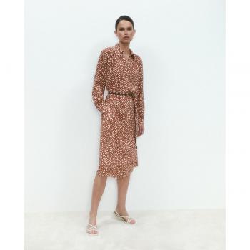 Vestido camisero con estampado de lunares
