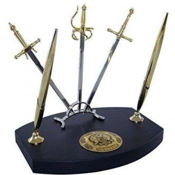 Credan King Arthur - Set de escribanía con bolígrafo y tres espadas-abrecartas sobre peana, madera lacada y latón, color nogal y dorado