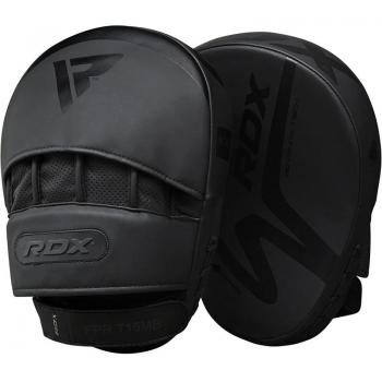 Manoplas de Boxeo RDX T15 Noir para Muay Thai y MMA, con diseño negro puro, ideales para entrenamiento y enfoque