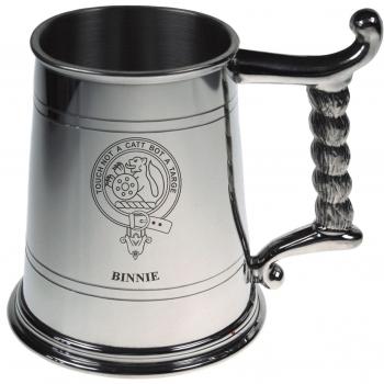 Binnie Crest Tankard con asa de cuerda en estaño pulido 1 Pint Capacidad