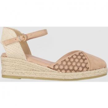 Alpargatas de cuña Chika10 New Ursula 01 en color beige con cierre de hebilla