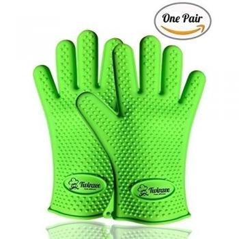 Un par de guantes de cocina