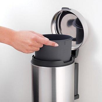 Brabantia NewIcon Cubo de Basura Mural para baño, Acero Inoxidable, Blanco, 3 litros