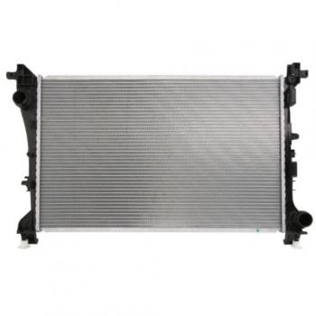 Radiador de refrigeración del motor NISSENS 606441 - Radiador de alta calidad, diseñado para optimizar el rendimiento del sistema de refrigeración del motor, fabricado con materiales duraderos y resistentes a la corrosión, compatible con diversas