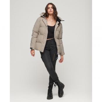 Parka acolchada con capucha City de Superdry en color beige para mujer