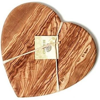 Heart-Shaped Olivewood Cutting Board | Durable and Unique Grain | 22 x 21 x 1.6 cm