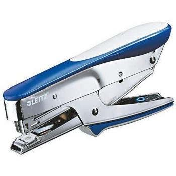 Grapadora Leitz 5545 de 43.5mm, capacidad para 15 hojas, utiliza grapas tipo Nº 10