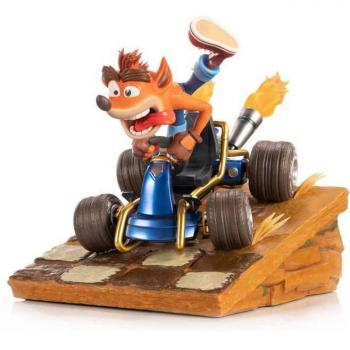 Figura First 4 Figures Crash Team Racing Nitro-Fueled Crash En Un Kart